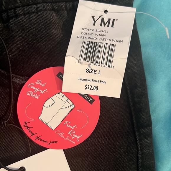 Women’s Shorts - Picture 2 of 4